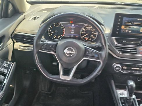 Used 2023 Nissan Altima 2.5 SL FWD image 15