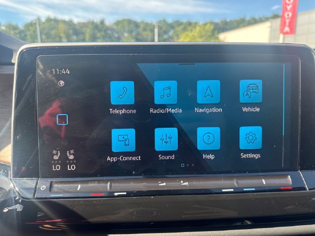 Used 2025 Volkswagen Atlas SE AWD/4WD image 21