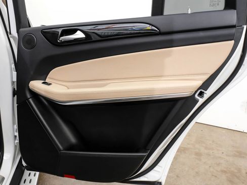 Used 2017 Mercedes-Benz GLS 550 4MATIC image 40