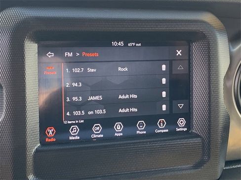 Certified 2019 Jeep Wrangler Sport image 30