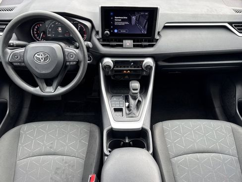 Used 2025 Toyota RAV4 XLE image 17