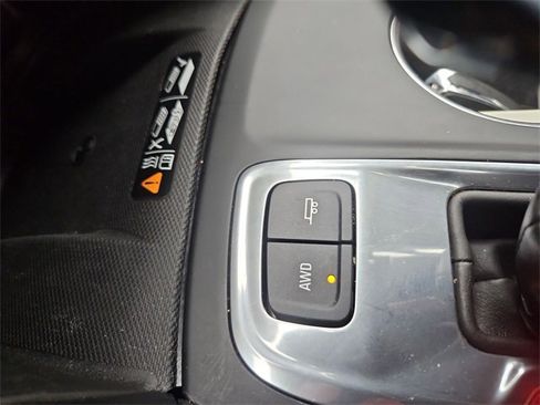 Used 2019 Chevrolet Equinox Premier image 35