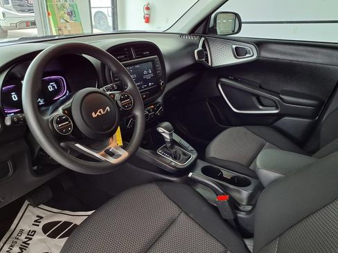 Used 2024 Kia Soul LX w/ Option Group 015 FWD image 12