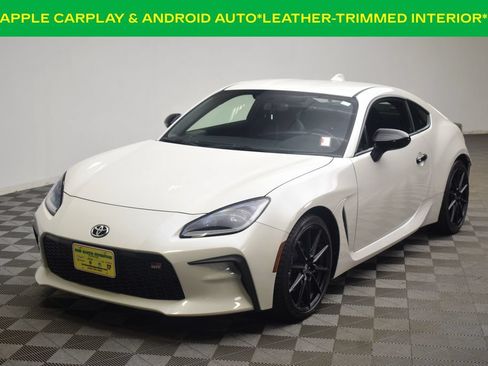 Used 2025 Toyota GR86 Premium w/ ALL Weather Mat Package (TMS) RWD image 3