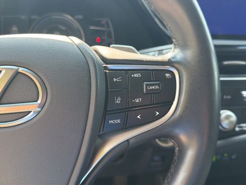 Used 2024 Lexus ES 300h w/ Premium Package FWD image 28