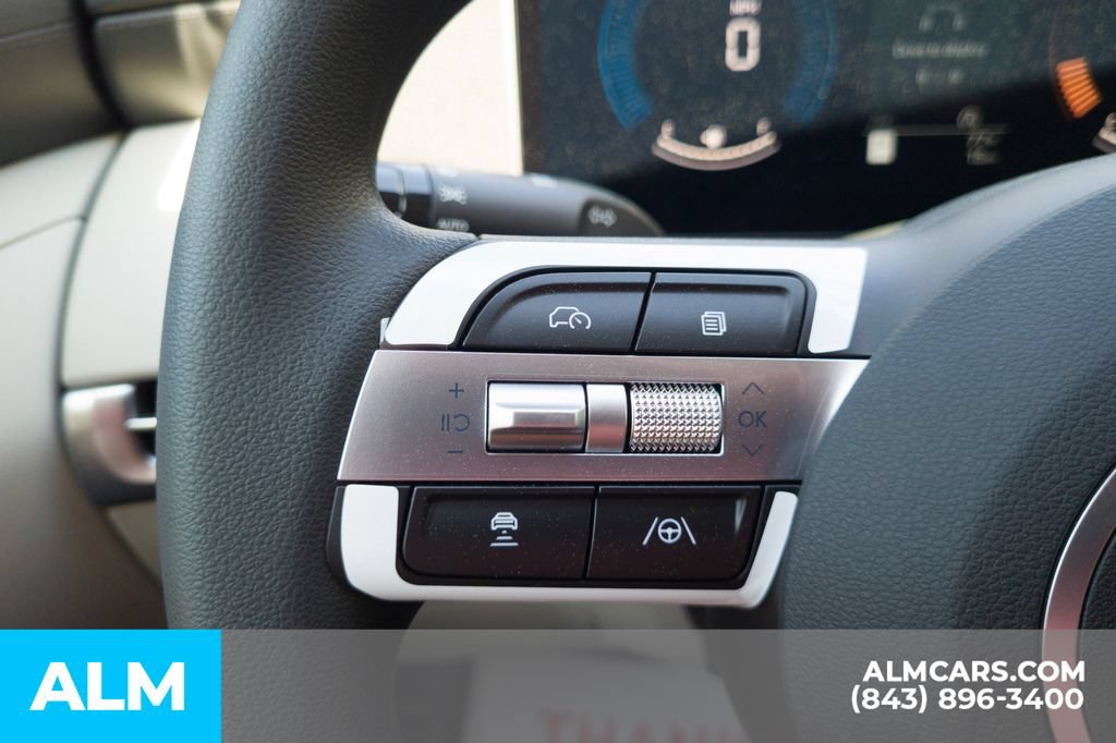 Used 2025 Hyundai Tucson SEL FWD image 28