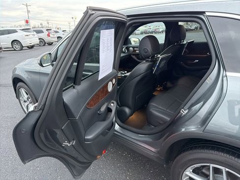 Used 2017 Mercedes-Benz GLC 300 4MATIC image 17
