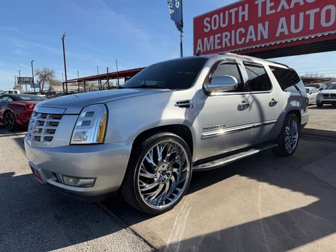Used 2012 Cadillac Escalade ESV Luxury image 8