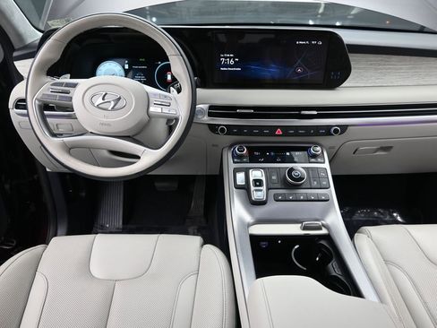 Used 2024 Hyundai Palisade Calligraphy image 16