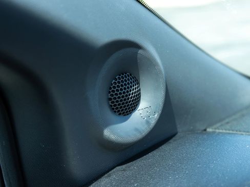 Used 2024 Toyota Sienna Limited image 20