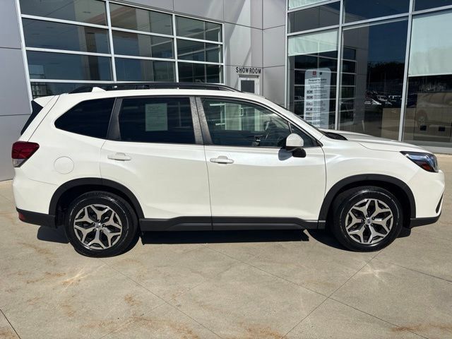 Used 2020 Subaru Forester Premium AWD/4WD image 8