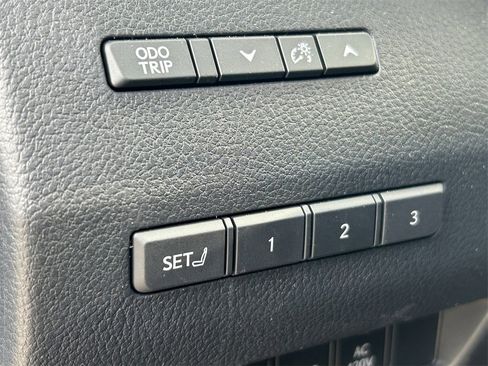 Used 2025 Lexus GX 550 image 21