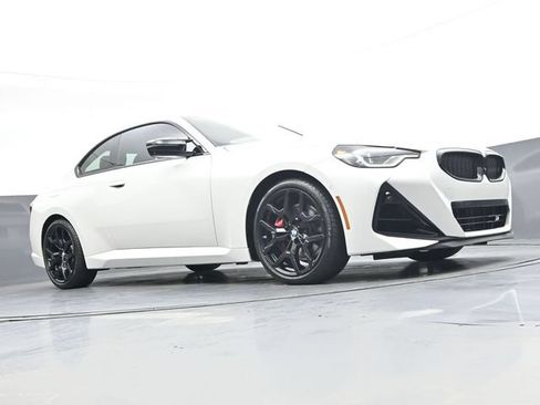 Used 2025 BMW M240i Coupe w/ Premium Package RWD image 28