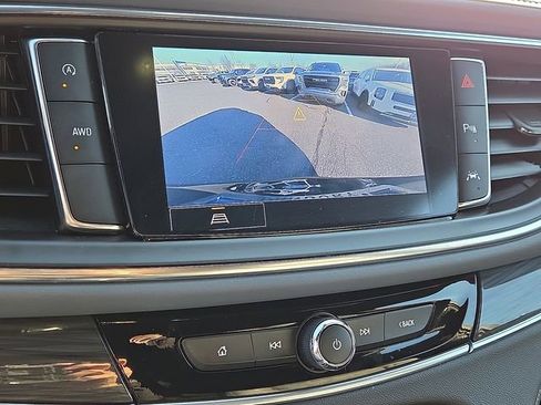Used 2022 Buick Enclave Essence image 21