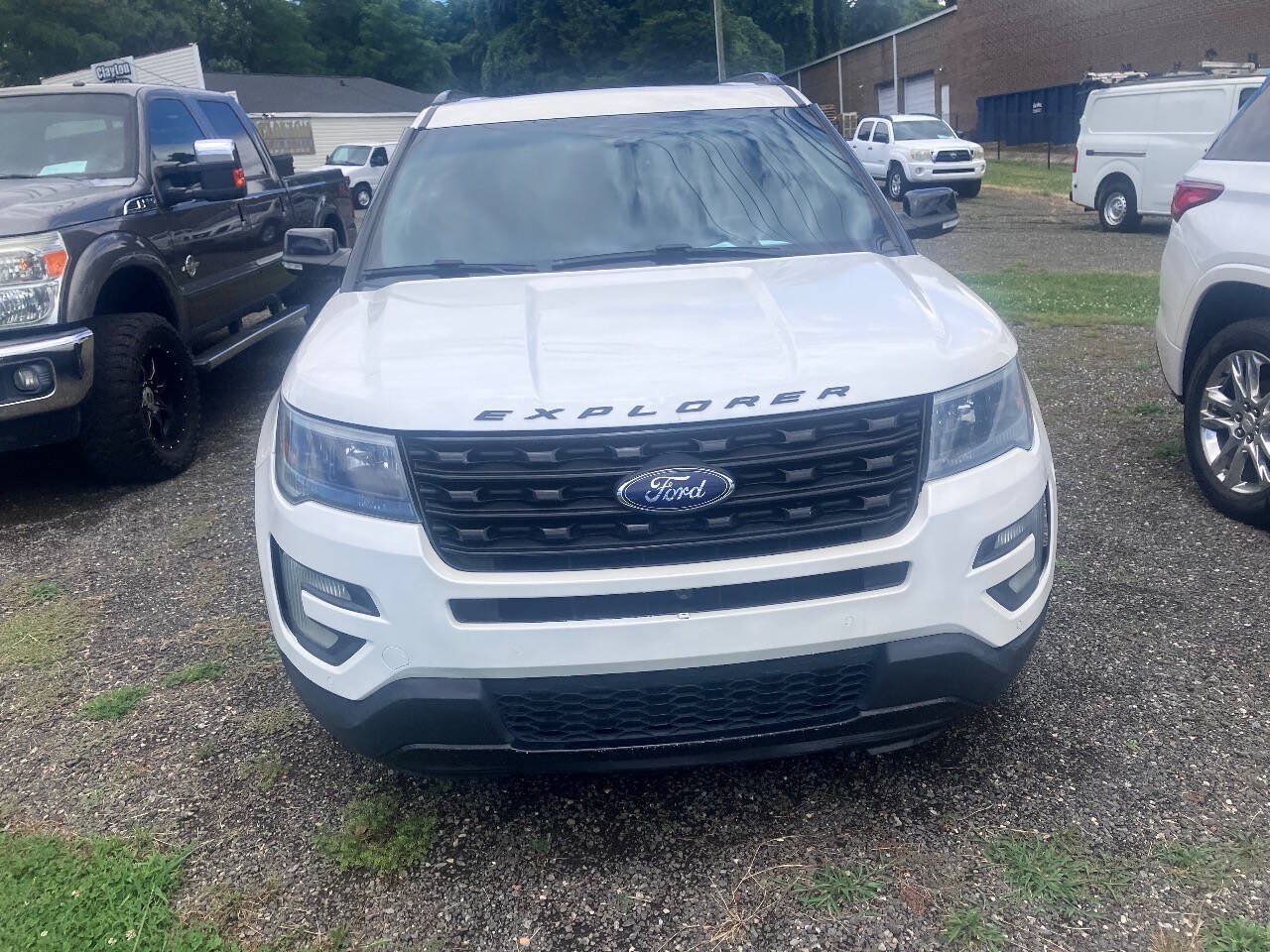 Used 2016 Ford Explorer Sport w/ Equipment Group 401A AWD/4WD image 2