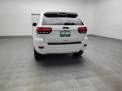 Used 2018 Jeep Grand Cherokee Altitude RWD image 6