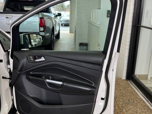 Used 2013 Ford C-MAX SEL image 14