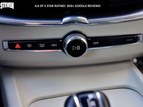 Used 2020 Volvo XC60 T5 Momentum image 24