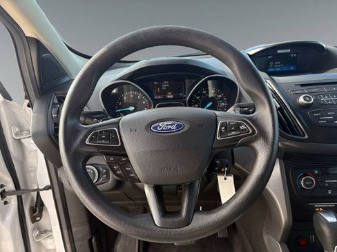 Used 2017 Ford Escape SE image 12