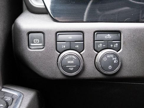 Used 2024 Chevrolet Silverado 3500 LT image 10