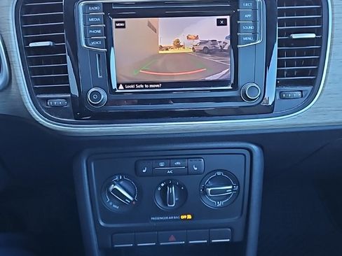 Used 2018 Volkswagen Beetle 2.0T Coast image 27