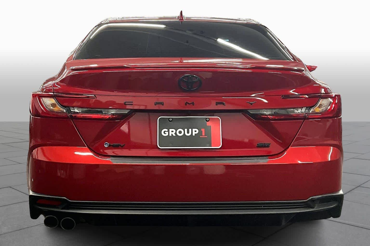 Used 2025 Toyota Camry SE w/ Convenience Package FWD image 4