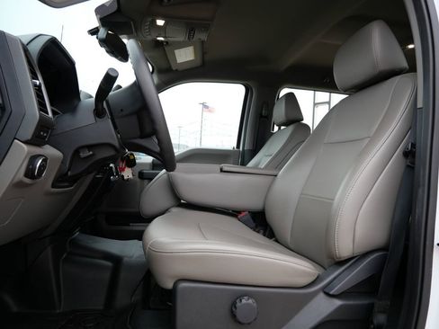 Used 2022 Ford F450 XL w/ Power Equipment Group image 16