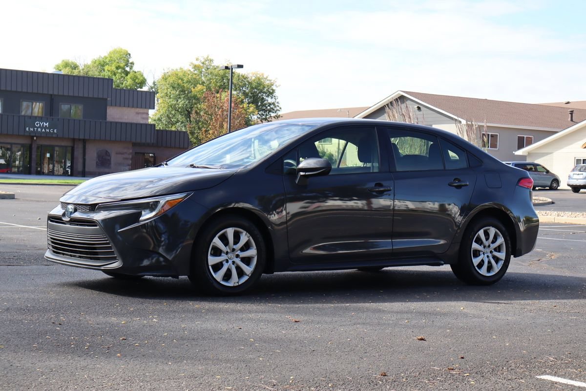 Used 2023 Toyota Corolla LE FWD image 11