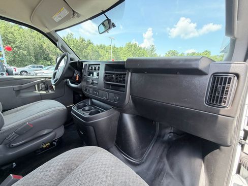 Used 2023 GMC Savana 2500 w/ Driver Convenience Package RWD image 18