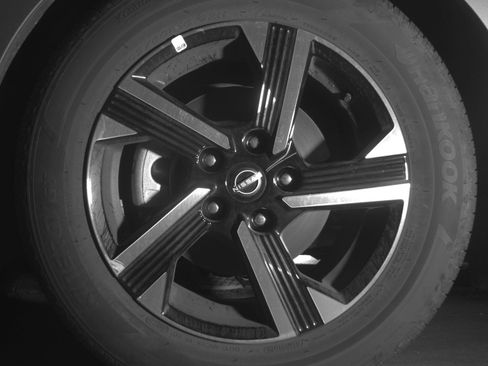 Used 2025 Nissan Sentra SV FWD image 12