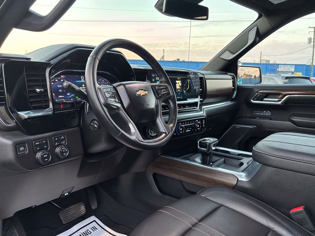 Used 2024 Chevrolet Silverado 1500 High Country w/ High Country Premium Package AWD/4WD image 11