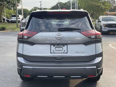 Used 2024 Nissan Rogue SL AWD/4WD image 6