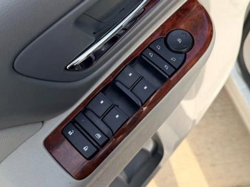 Used 2013 Chevrolet Tahoe LTZ image 13