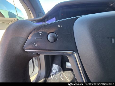 Used 2022 Tesla Model X Plaid image 24