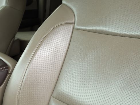 Used 2015 Chevrolet Suburban LTZ image 24