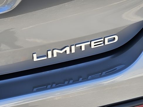 Certified 2026 Toyota Highlander Limited AWD/4WD image 35