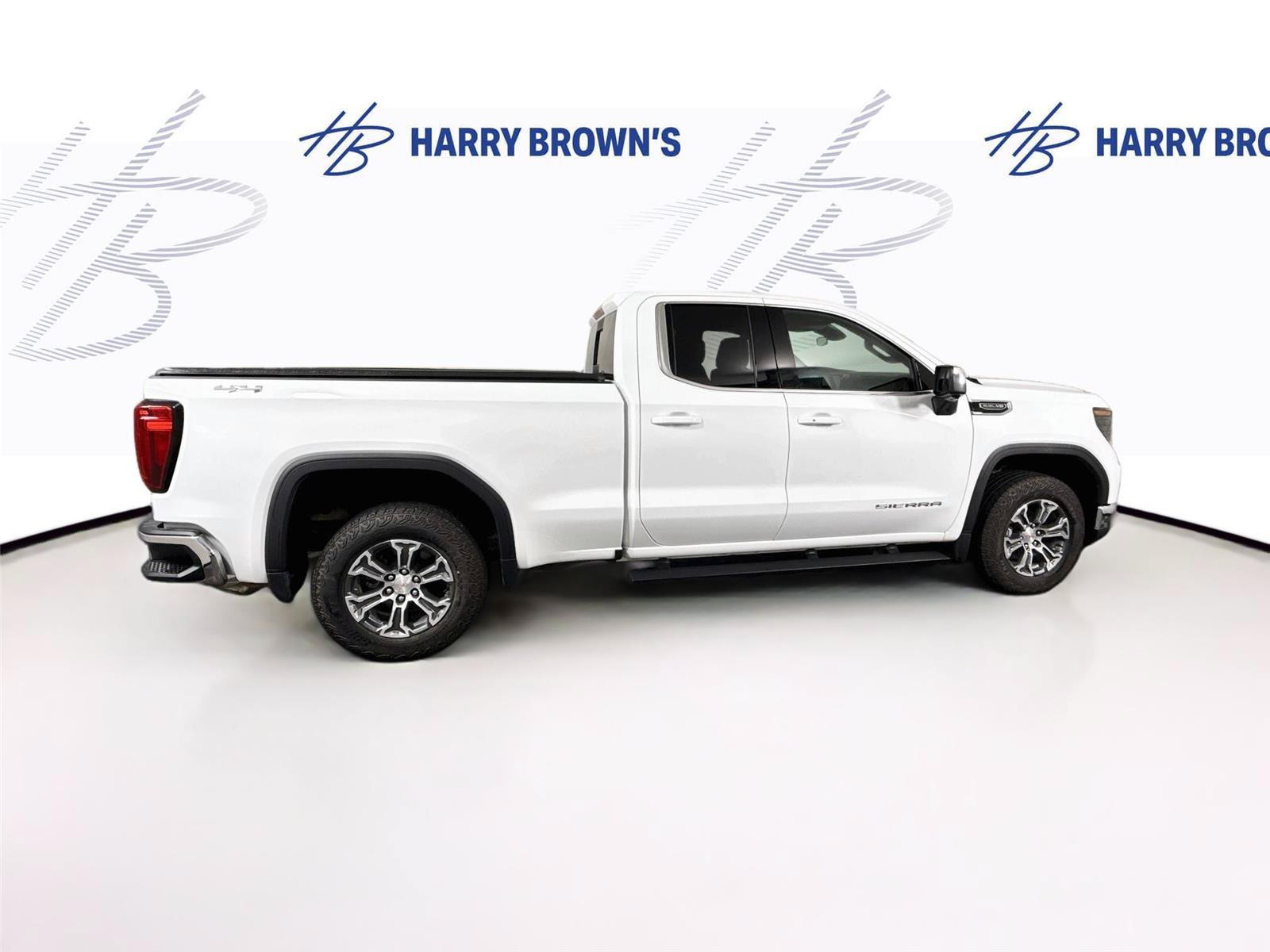 New 2026 GMC Sierra 1500 SLE w/ Preferred Package AWD/4WD image 31