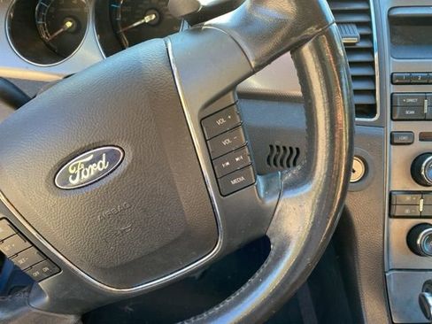 Used 2010 Ford Taurus SEL image 24