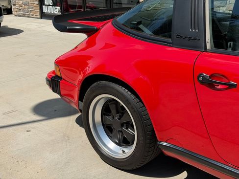 Used 1989 Porsche 911 Carrera RWD image 15