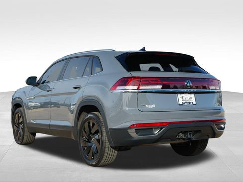 Used 2025 Volkswagen Atlas Cross Sport SE image 5
