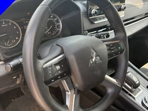 Used 2024 Mitsubishi Outlander SE AWD/4WD image 15