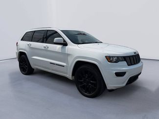 Used 2020 Jeep Grand Cherokee Altitude AWD/4WD video 1
