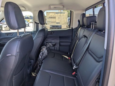 New 2025 Ford Maverick Lariat w/ Black Appearance Package image 12