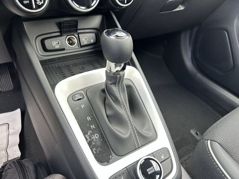 New 2026 Hyundai Venue SEL FWD image 25