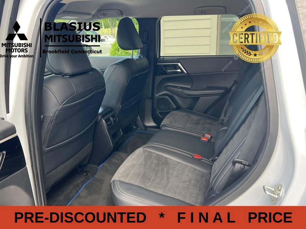 Used 2024 Mitsubishi Outlander 4WD Plug-In Hybrid image 38