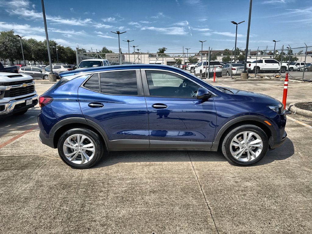 Certified 2023 Buick Encore GX Preferred w/ Cold Weather Comfort Package FWD image 10