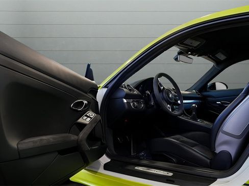 Used 2018 Porsche 718 Cayman GTS image 26