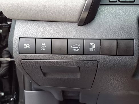 Used 2020 Toyota Camry LE FWD image 27
