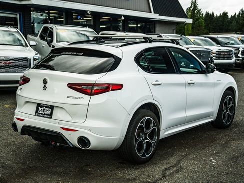 Used 2022 Alfa Romeo Stelvio Veloce AWD/4WD image 11