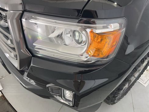 Used 2022 GMC Canyon AT4 image 36